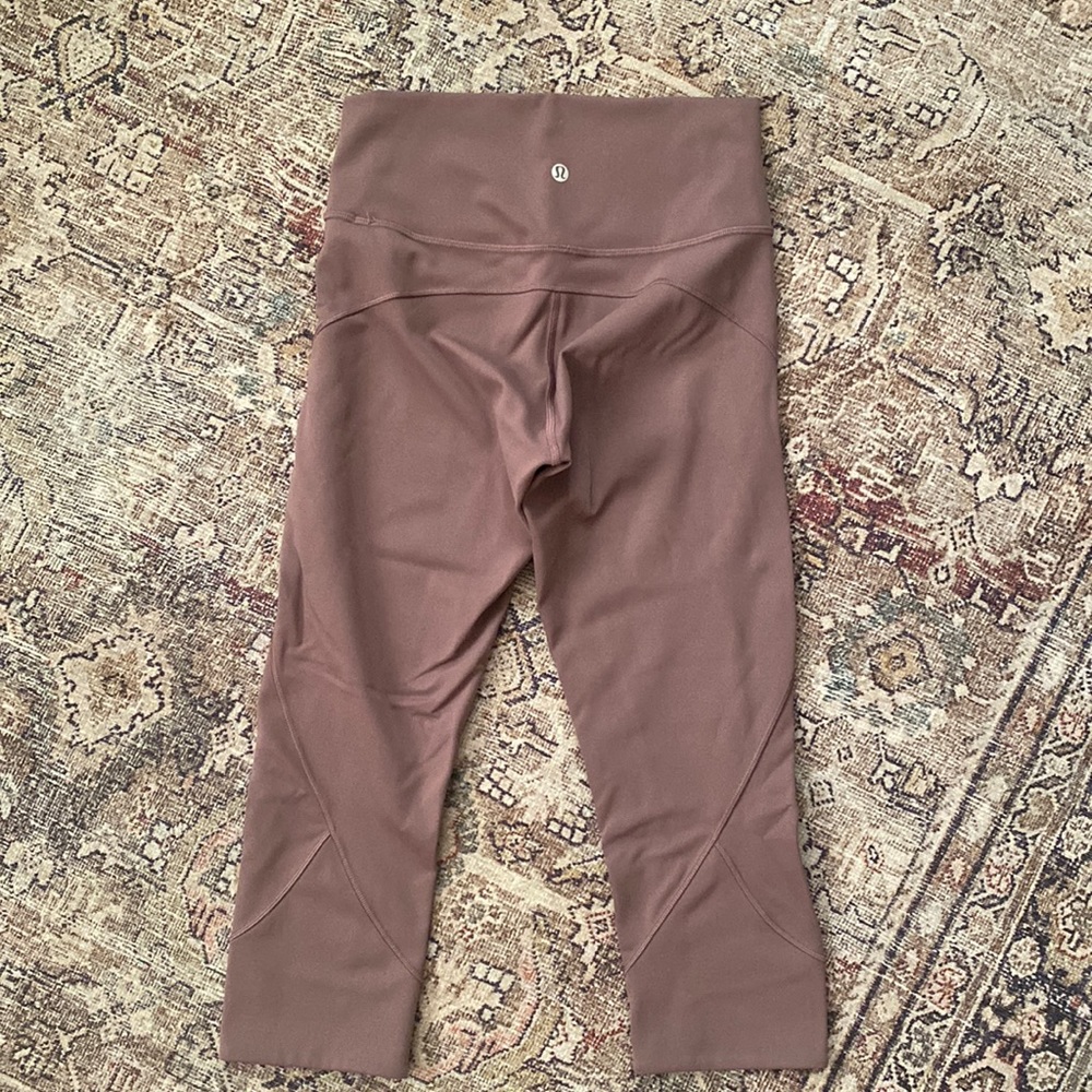 lululemon cropped leggings in mauve
